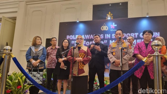 **Polri dan Menteri PPA Bersama-sama Empower Polwan lewat 'HeForShe' Awards**