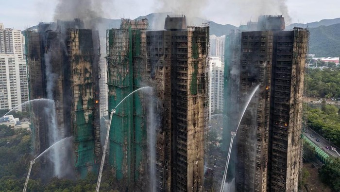 **Kebakaran Maut di Hong Kong: 75 Orang Tewas, 76 Lainnya Terluka**