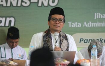**”Kiai Miftah dan Supremasi Syuriyah: Ketakutan, Logika, dan Masa Depan NU”**