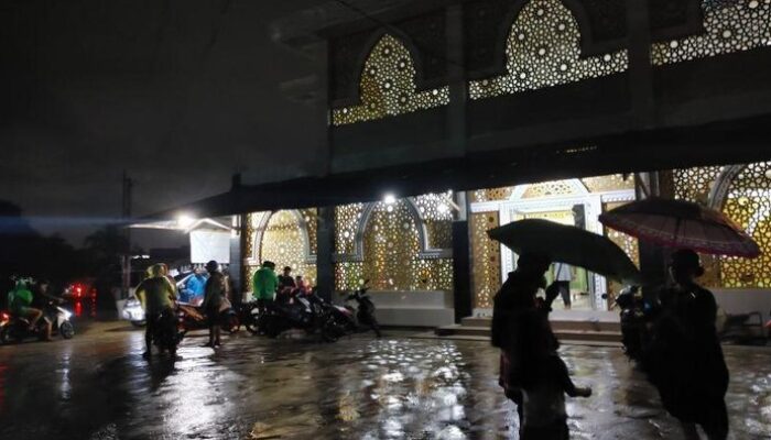 Banjir Parah di Padang, Warga: Sejak 20 Tahun Baru Ini Air Masuk ke Rumah – Update 2