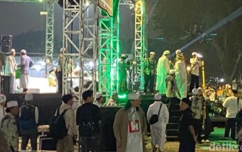 **Habib Rizieq Datang ke Reuni 212 Monas, Dukung Gerakan Kebangkitan Umat!**