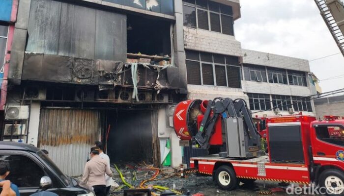 19 Orang Selamat dari Kebakaran Gedung Terra Drone, Damkar Beraksi Cepat