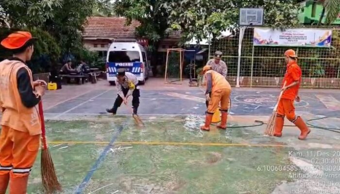 Tragedi SD Cilincing: Polisi Bersihkan Sisa Kecelakaan Mobil, Police Line Dibuka!