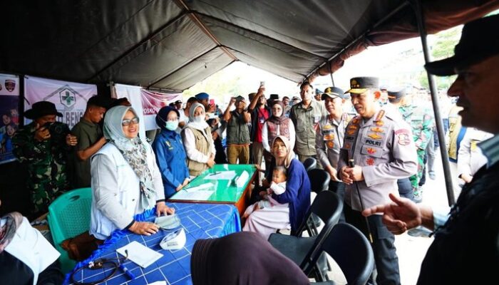 Kapolri Tinjau Posko Kesehatan dan Dapur Umum: Perhatian Khusus untuk Pengungsian di Aceh Tengah