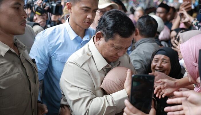 Prabowo: Jangan Paksa Warga Foto, Paspampres Ditegur di Aceh Tamiang