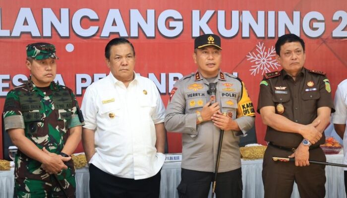 Kapolda Riau dan Forkopimda Cek Pos Pantau Via Vicon, Pastikan Keamanan Nataru – Update 1