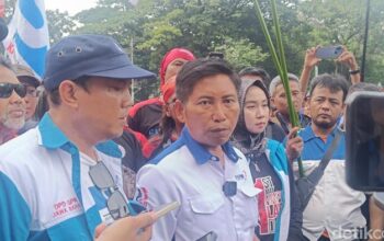 Gubernur DKI dan Jabar Siap Diterjunkan, Buruh Protes UMP Temui Istana-Wamenaker!